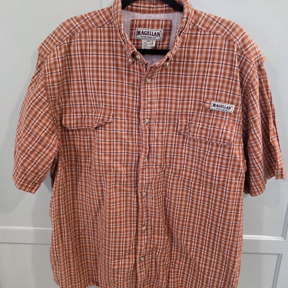 Magellan Outdoors Men's Rust Plaid Button Down Shirt Vented Caped Fishing Hiking